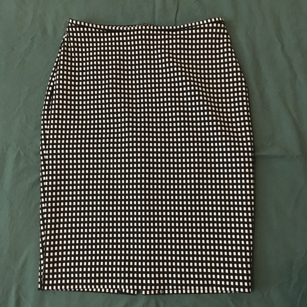 Express black & white checkered pencil skirt